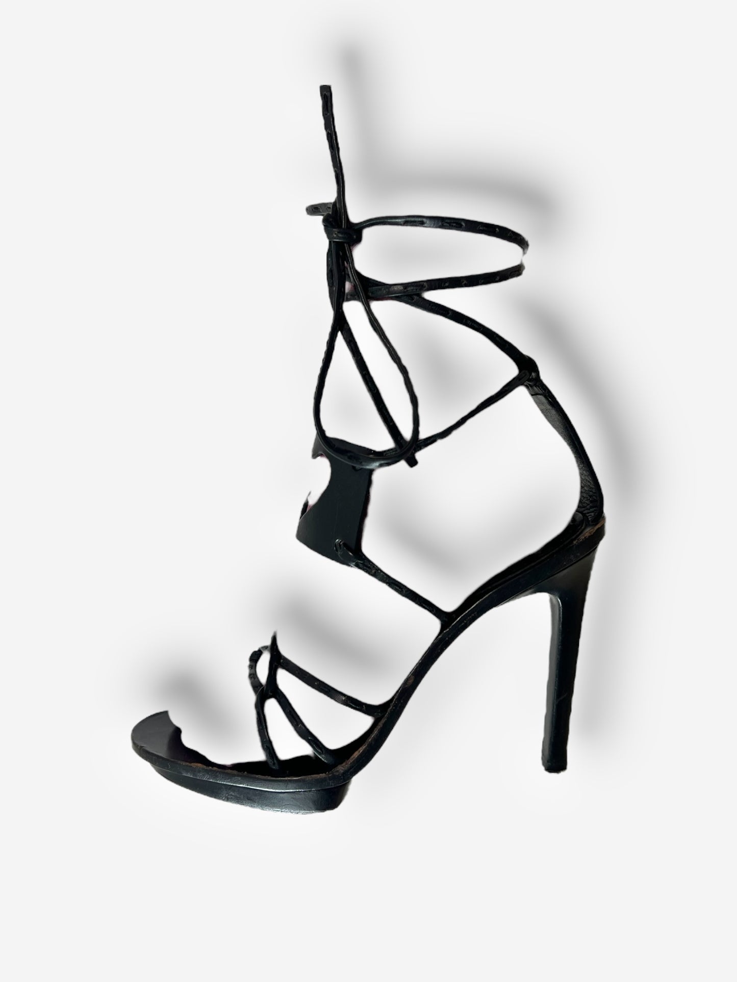 Gucci S/S 2002 Heart Cut-Out Leather Wrap Heels – Size 40