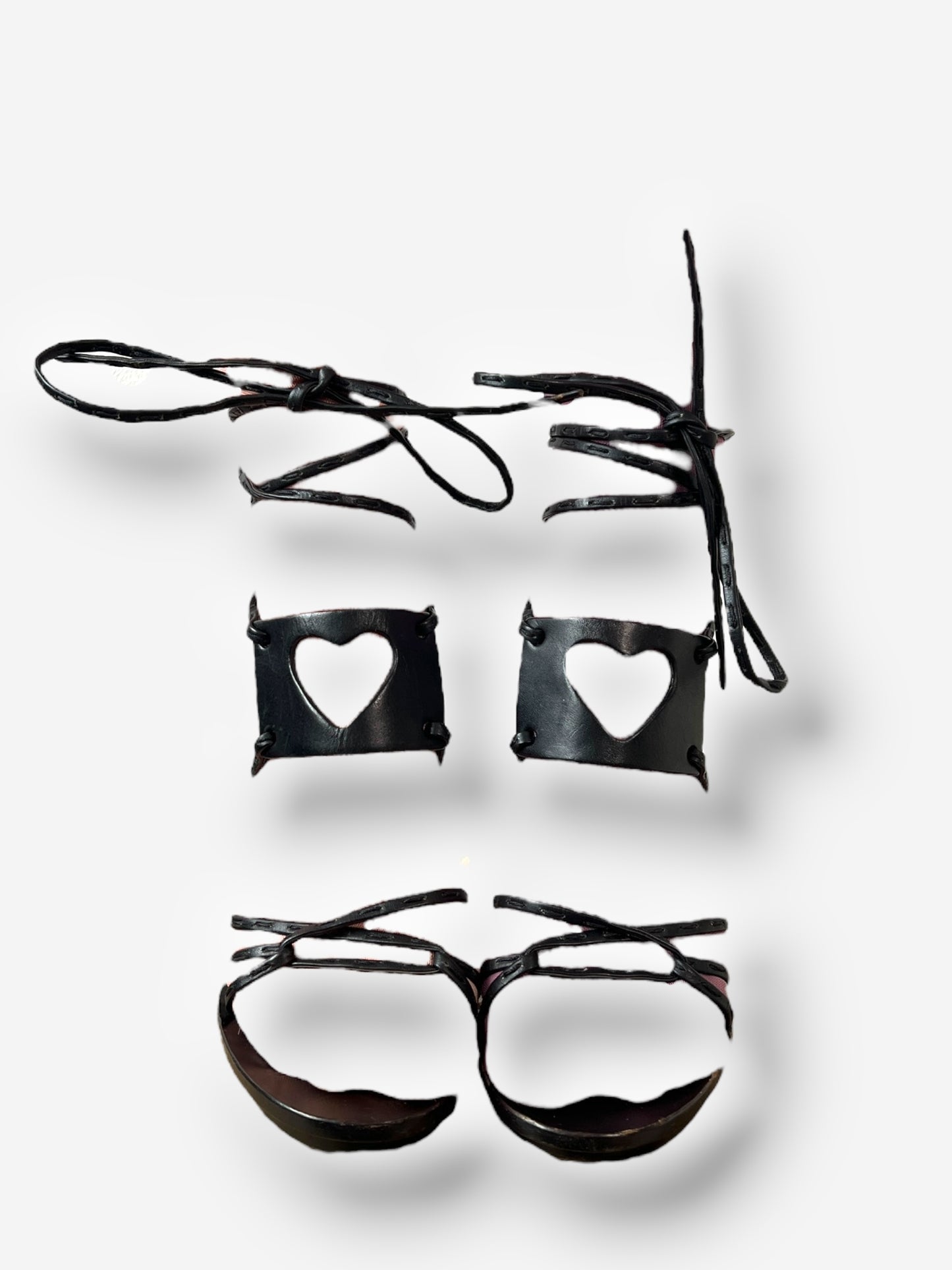 Gucci S/S 2002 Heart Cut-Out Leather Wrap Heels – Size 40