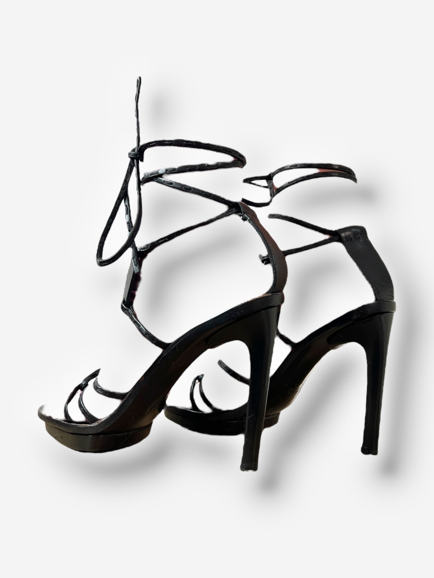Gucci S/S 2002 Heart Cut-Out Leather Wrap Heels – Size 40
