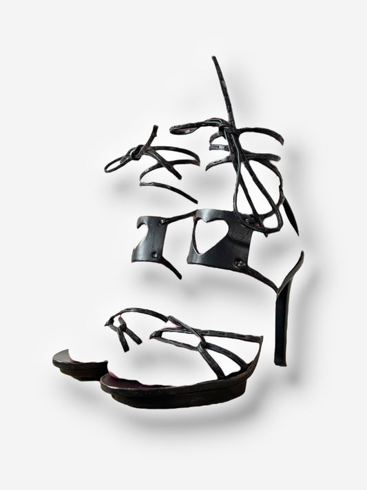 Gucci S/S 2002 Heart Cut-Out Leather Wrap Heels – Size 40