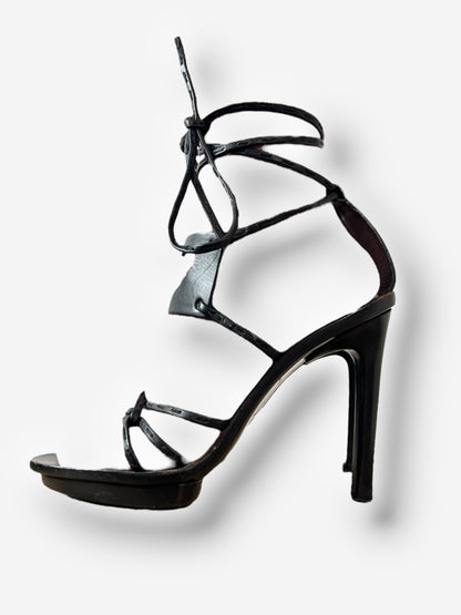 Gucci S/S 2002 Heart Cut-Out Leather Wrap Heels – Size 40