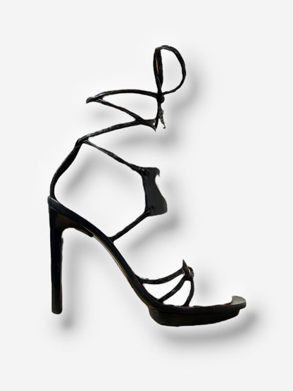 Gucci S/S 2002 Heart Cut-Out Leather Wrap Heels – Size 40