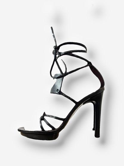 Gucci S/S 2002 Heart Cut-Out Leather Wrap Heels – Size 40