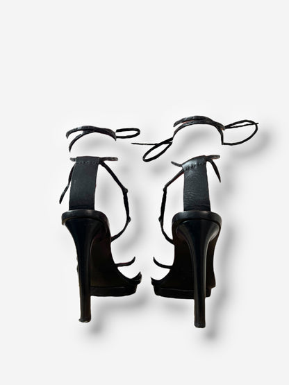 Gucci S/S 2002 Heart Cut-Out Leather Wrap Heels – Size 40