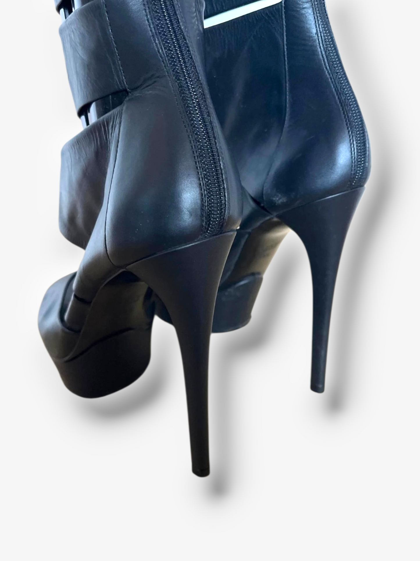 Gucci 2010 bandage Helena boots